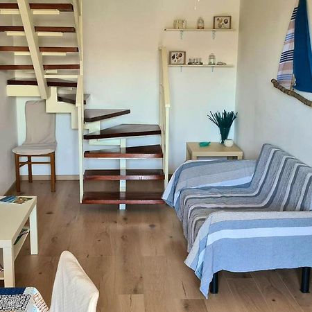 Welcoming Holiday Home In Villasimius With Parking Экстерьер фото